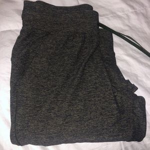 Ready to rulu lululemon jogger 🍋